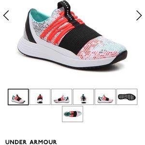 Woman’s UA tennis shoes